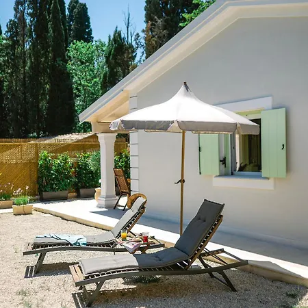 Villa Jinjola By Mavronas